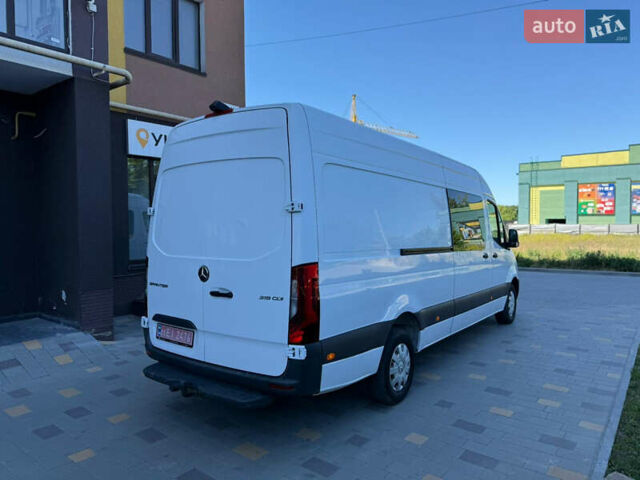 Белый Мерседес Sprinter, объемом двигателя 3 л и пробегом 183 тыс. км за 46623 $, фото 3 на Automoto.ua