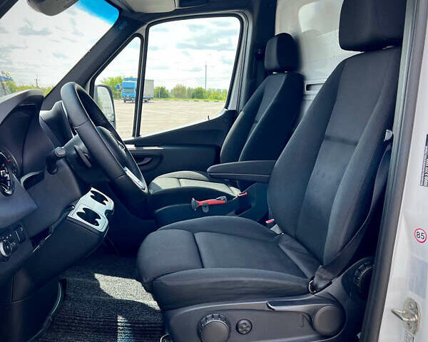 Белый Мерседес Sprinter, объемом двигателя 2.2 л и пробегом 239 тыс. км за 32900 $, фото 18 на Automoto.ua