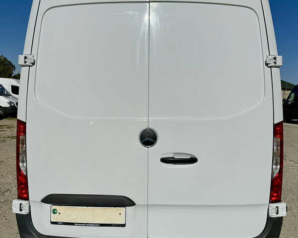 Белый Мерседес Sprinter, объемом двигателя 2.2 л и пробегом 301 тыс. км за 35500 $, фото 5 на Automoto.ua