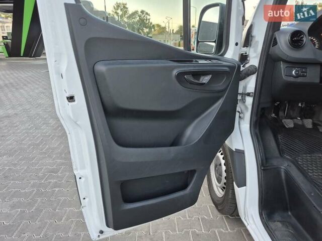 Белый Мерседес Sprinter, объемом двигателя 0 л и пробегом 236 тыс. км за 23555 $, фото 40 на Automoto.ua