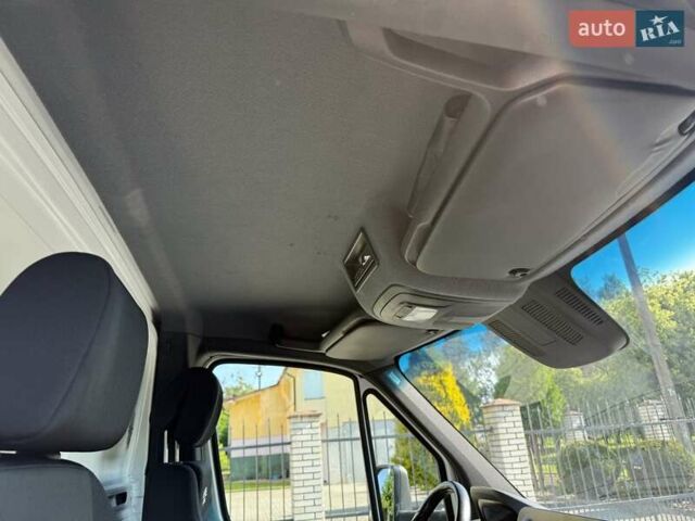 Білий Мерседес Sprinter, об'ємом двигуна 2.1 л та пробігом 186 тис. км за 32000 $, фото 32 на Automoto.ua