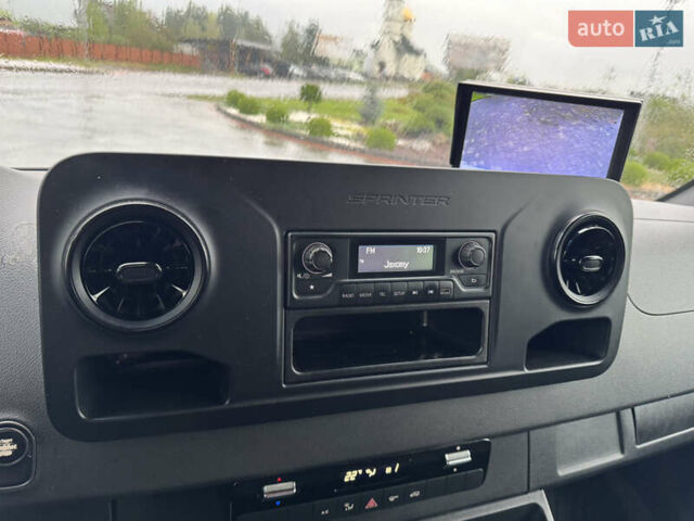 Белый Мерседес Sprinter, объемом двигателя 2.14 л и пробегом 256 тыс. км за 29992 $, фото 37 на Automoto.ua