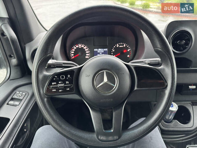 Белый Мерседес Sprinter, объемом двигателя 2.14 л и пробегом 256 тыс. км за 29992 $, фото 40 на Automoto.ua