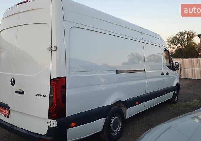 Белый Мерседес Sprinter, объемом двигателя 2.14 л и пробегом 330 тыс. км за 25000 $, фото 4 на Automoto.ua