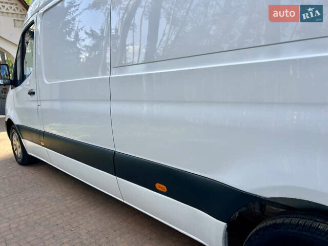 Белый Мерседес Sprinter, объемом двигателя 2.2 л и пробегом 371 тыс. км за 22300 $, фото 33 на Automoto.ua