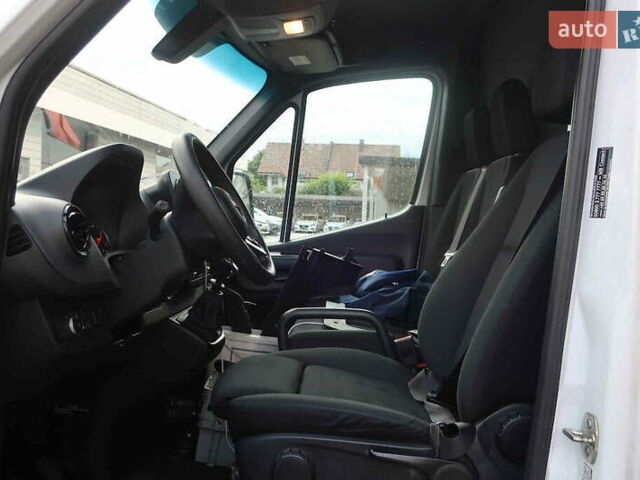 Белый Мерседес Sprinter, объемом двигателя 2.14 л и пробегом 176 тыс. км за 23000 $, фото 15 на Automoto.ua
