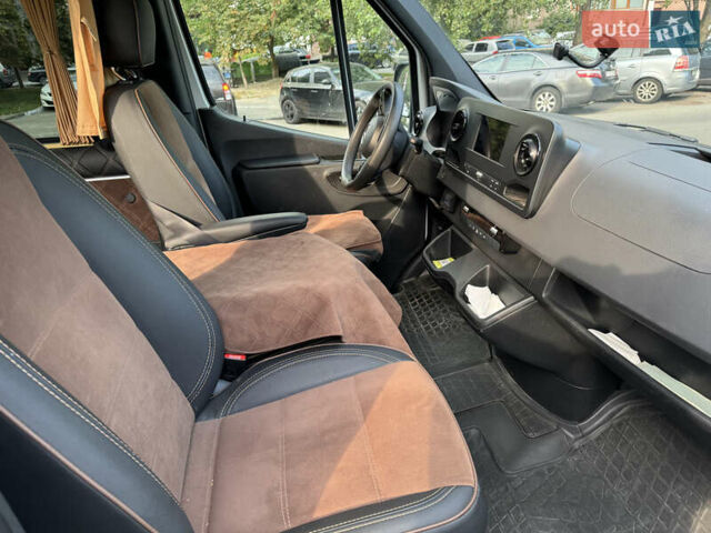 Белый Мерседес Sprinter, объемом двигателя 2.14 л и пробегом 326 тыс. км за 46000 $, фото 5 на Automoto.ua
