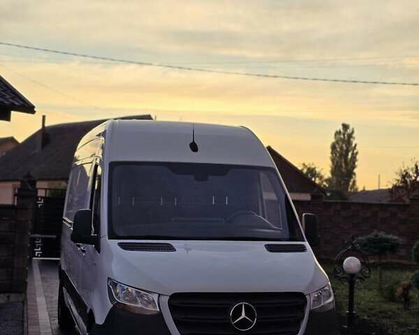 Білий Мерседес Sprinter, об'ємом двигуна 2.14 л та пробігом 131 тис. км за 21422 $, фото 2 на Automoto.ua