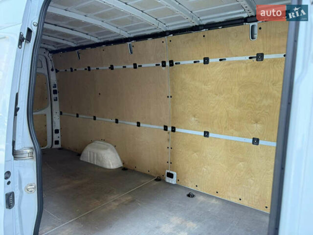 Белый Мерседес Sprinter, объемом двигателя 2.2 л и пробегом 325 тыс. км за 22803 $, фото 17 на Automoto.ua