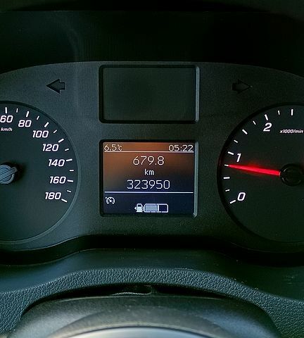 Белый Мерседес Sprinter, объемом двигателя 22 л и пробегом 320 тыс. км за 22000 $, фото 8 на Automoto.ua