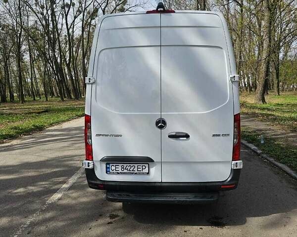 Белый Мерседес Sprinter, объемом двигателя 2.2 л и пробегом 215 тыс. км за 32000 $, фото 8 на Automoto.ua