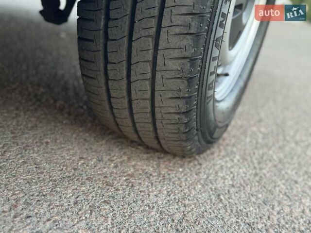 Белый Мерседес Sprinter, объемом двигателя 2.14 л и пробегом 261 тыс. км за 25800 $, фото 43 на Automoto.ua