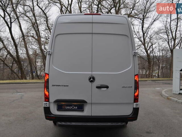 Белый Мерседес Sprinter, объемом двигателя 2.14 л и пробегом 201 тыс. км за 27500 $, фото 5 на Automoto.ua