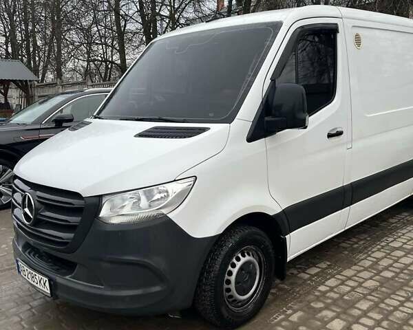 Белый Мерседес Sprinter, объемом двигателя 2.14 л и пробегом 266 тыс. км за 23300 $, фото 1 на Automoto.ua