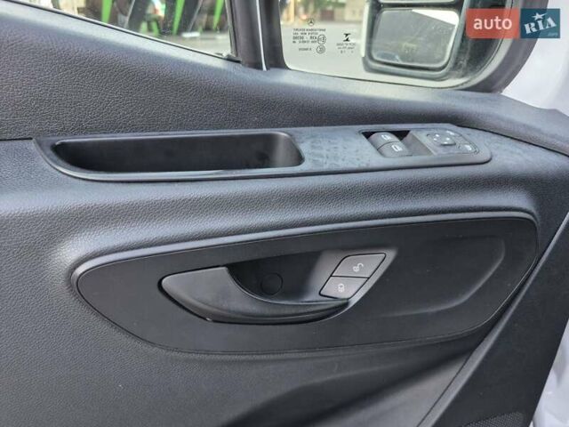 Белый Мерседес Sprinter, объемом двигателя 0 л и пробегом 236 тыс. км за 23555 $, фото 46 на Automoto.ua