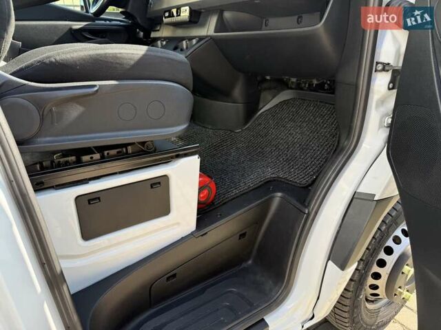 Білий Мерседес Sprinter, об'ємом двигуна 2.1 л та пробігом 186 тис. км за 32000 $, фото 36 на Automoto.ua