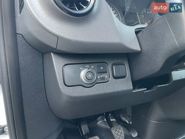 Білий Мерседес Sprinter, об'ємом двигуна 2.2 л та пробігом 280 тис. км за 23700 $, фото 31 на Automoto.ua