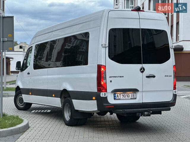 Белый Мерседес Sprinter, объемом двигателя 2.99 л и пробегом 250 тыс. км за 65000 $, фото 5 на Automoto.ua