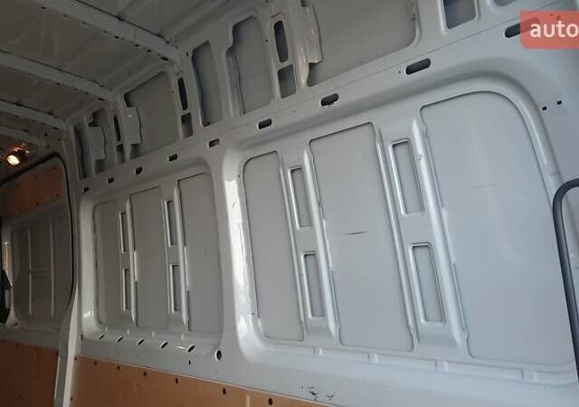 Белый Мерседес Sprinter, объемом двигателя 2.14 л и пробегом 330 тыс. км за 25000 $, фото 28 на Automoto.ua