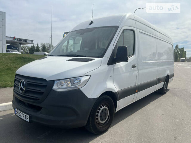 Белый Мерседес Sprinter, объемом двигателя 2.14 л и пробегом 112 тыс. км за 27500 $, фото 1 на Automoto.ua