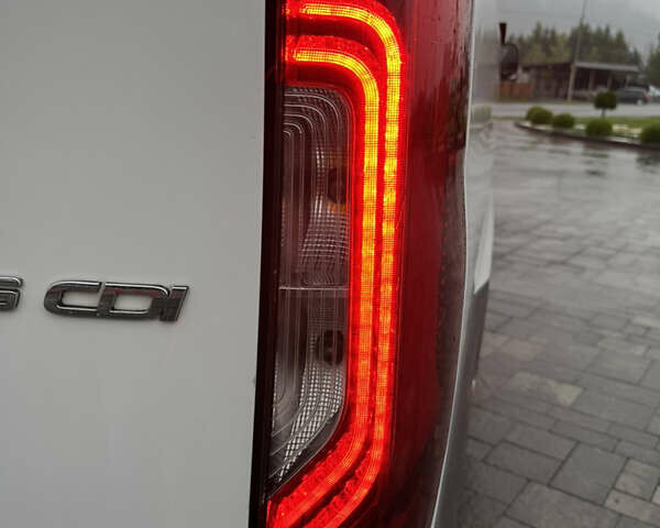 Белый Мерседес Sprinter, объемом двигателя 2.14 л и пробегом 256 тыс. км за 29992 $, фото 8 на Automoto.ua