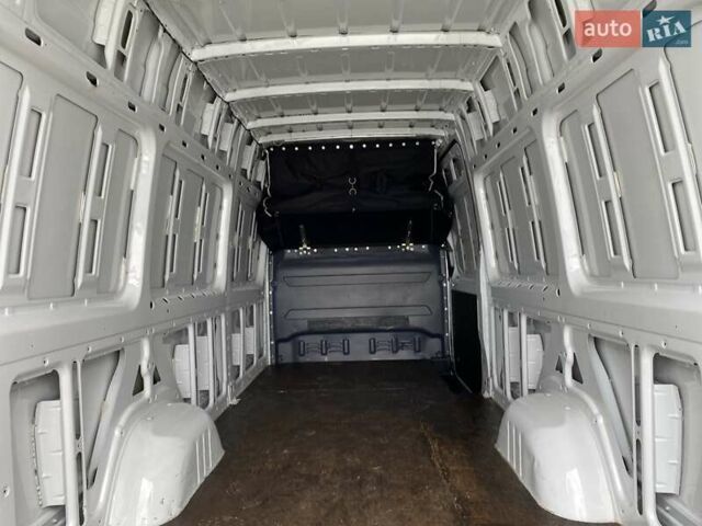 Белый Мерседес Sprinter, объемом двигателя 2.2 л и пробегом 156 тыс. км за 23850 $, фото 36 на Automoto.ua
