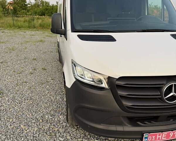 Белый Мерседес Sprinter, объемом двигателя 2.14 л и пробегом 294 тыс. км за 23599 $, фото 11 на Automoto.ua