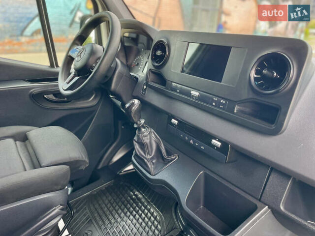 Белый Мерседес Sprinter, объемом двигателя 2.2 л и пробегом 257 тыс. км за 26000 $, фото 49 на Automoto.ua
