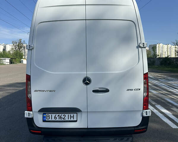 Белый Мерседес Sprinter, объемом двигателя 2.14 л и пробегом 306 тыс. км за 28700 $, фото 24 на Automoto.ua
