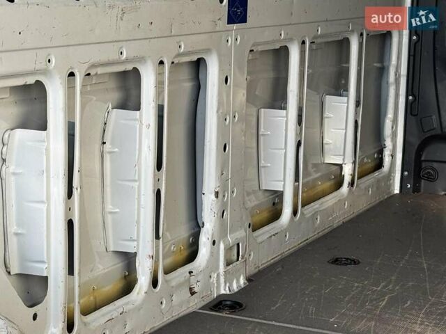 Білий Мерседес Sprinter, об'ємом двигуна 30 л та пробігом 198 тис. км за 28500 $, фото 7 на Automoto.ua
