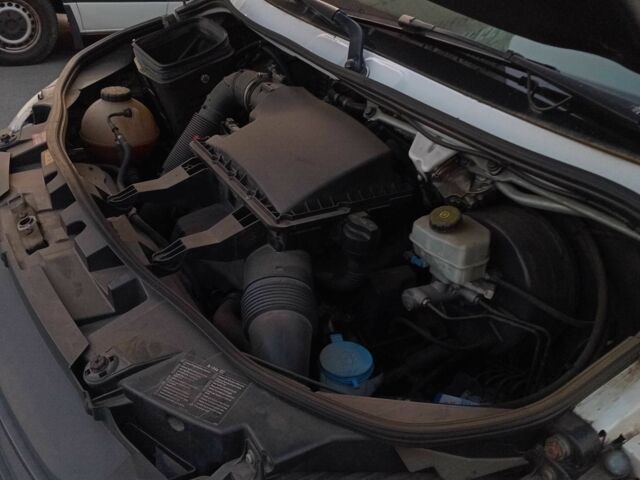 Белый Мерседес Sprinter, объемом двигателя 2.1 л и пробегом 533 тыс. км за 24500 $, фото 10 на Automoto.ua