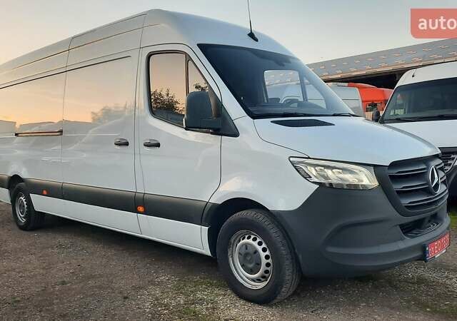 Белый Мерседес Sprinter, объемом двигателя 2.14 л и пробегом 330 тыс. км за 25000 $, фото 10 на Automoto.ua