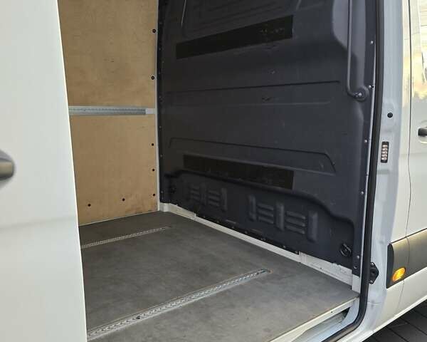 Білий Мерседес Sprinter, об'ємом двигуна 2.14 л та пробігом 131 тис. км за 21422 $, фото 60 на Automoto.ua