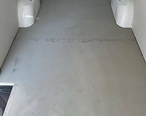 Белый Мерседес Sprinter, объемом двигателя 2.2 л и пробегом 246 тыс. км за 25900 $, фото 12 на Automoto.ua