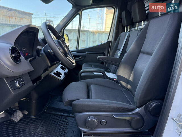 Белый Мерседес Sprinter, объемом двигателя 2.2 л и пробегом 270 тыс. км за 34900 $, фото 12 на Automoto.ua