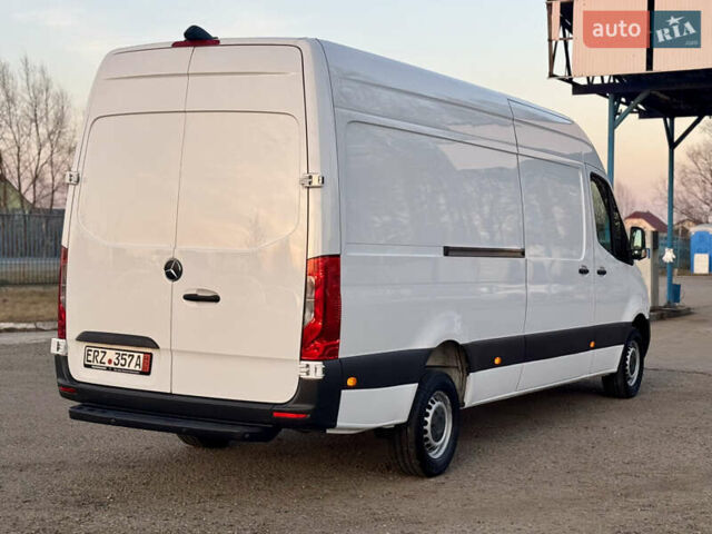 Белый Мерседес Sprinter, объемом двигателя 2.14 л и пробегом 240 тыс. км за 27900 $, фото 12 на Automoto.ua