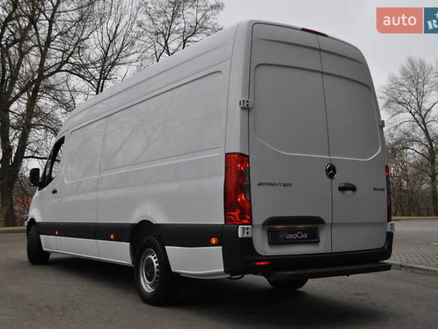 Белый Мерседес Sprinter, объемом двигателя 2.14 л и пробегом 201 тыс. км за 27500 $, фото 4 на Automoto.ua