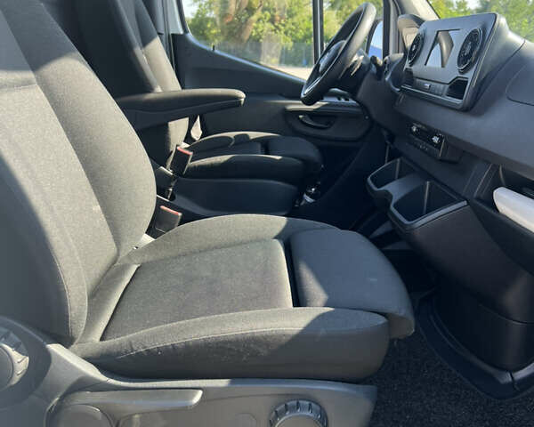 Белый Мерседес Sprinter, объемом двигателя 2.14 л и пробегом 260 тыс. км за 28000 $, фото 8 на Automoto.ua