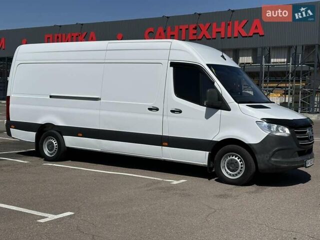 Белый Мерседес Sprinter, объемом двигателя 2.14 л и пробегом 405 тыс. км за 24000 $, фото 3 на Automoto.ua