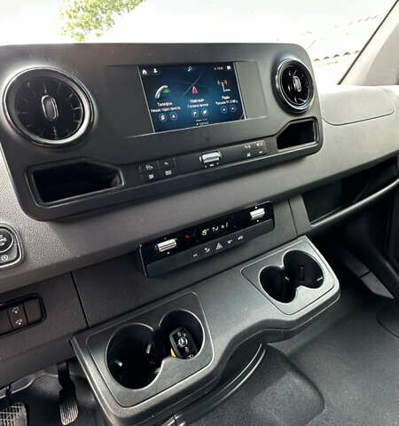 Белый Мерседес Sprinter, объемом двигателя 3 л и пробегом 330 тыс. км за 47589 $, фото 15 на Automoto.ua
