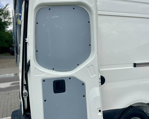 Белый Мерседес Sprinter, объемом двигателя 2.2 л и пробегом 155 тыс. км за 26500 $, фото 43 на Automoto.ua