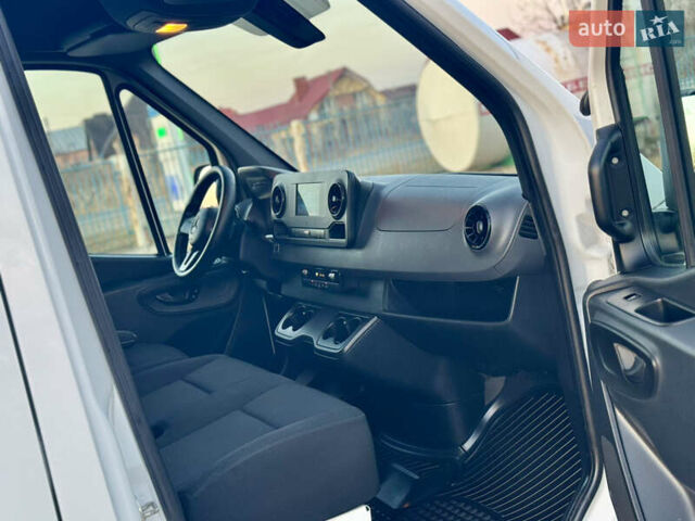 Белый Мерседес Sprinter, объемом двигателя 2.14 л и пробегом 240 тыс. км за 27900 $, фото 39 на Automoto.ua