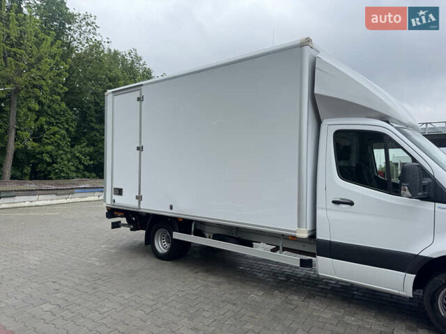 Белый Мерседес Sprinter, объемом двигателя 2.2 л и пробегом 301 тыс. км за 32000 $, фото 3 на Automoto.ua