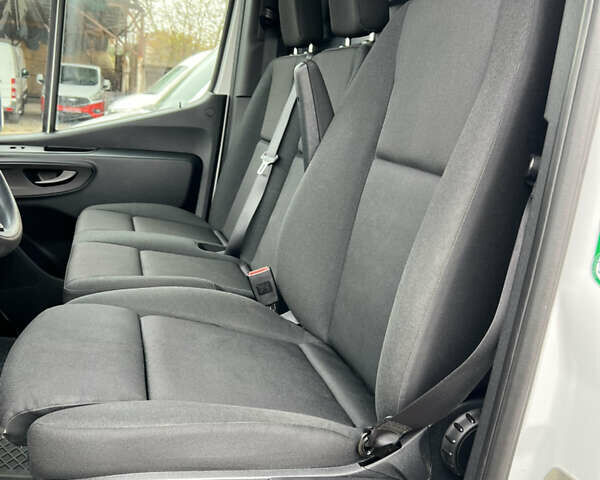 Белый Мерседес Sprinter, объемом двигателя 2.2 л и пробегом 237 тыс. км за 23900 $, фото 10 на Automoto.ua