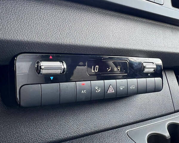 Белый Мерседес Sprinter, объемом двигателя 2.2 л и пробегом 239 тыс. км за 32900 $, фото 39 на Automoto.ua