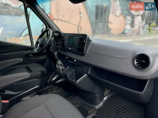Белый Мерседес Sprinter, объемом двигателя 2.2 л и пробегом 155 тыс. км за 26500 $, фото 60 на Automoto.ua