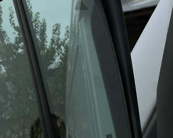 Белый Мерседес Sprinter, объемом двигателя 2.2 л и пробегом 237 тыс. км за 23900 $, фото 15 на Automoto.ua