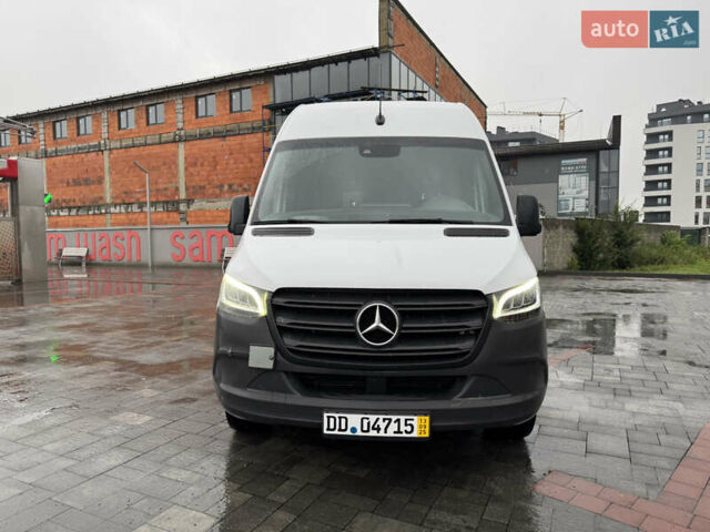 Белый Мерседес Sprinter, объемом двигателя 2.14 л и пробегом 256 тыс. км за 29992 $, фото 1 на Automoto.ua