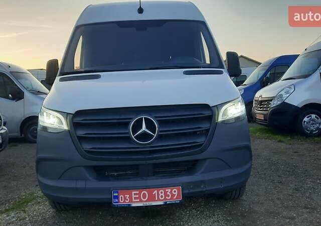Белый Мерседес Sprinter, объемом двигателя 2.14 л и пробегом 330 тыс. км за 25000 $, фото 9 на Automoto.ua