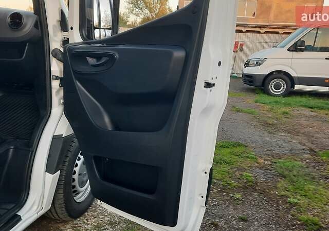 Белый Мерседес Sprinter, объемом двигателя 2.14 л и пробегом 330 тыс. км за 25000 $, фото 51 на Automoto.ua